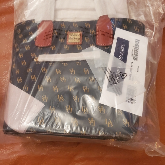 NWT Dooney & Bourke Gretta Brinley - Picture 9 of 9